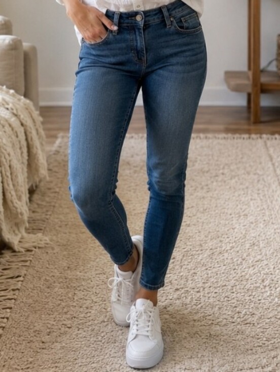 Calvin Klein Jeans Denim - Calvin Klein Jeans Size 8 Skinny Tapered Stretch Jeans Medium Wash Blue Mid Rise